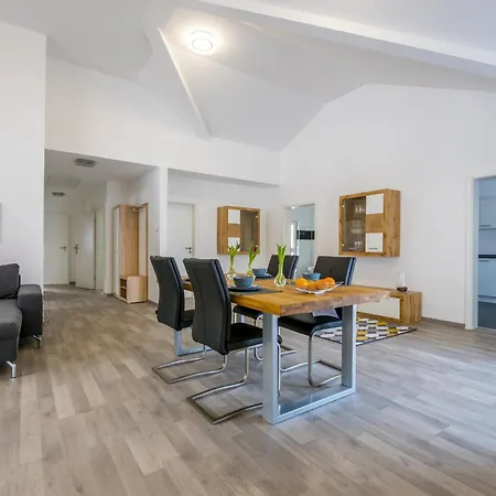 Moeblierte Penthaus 公寓 *