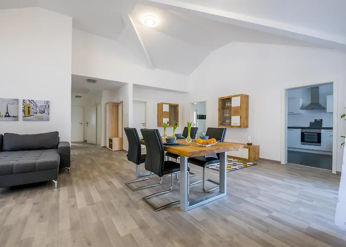 Moeblierte Penthaus Διαμέρισμα *